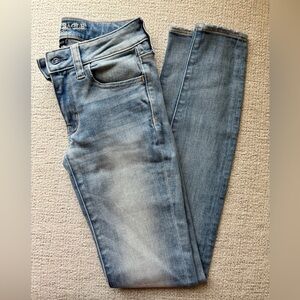 AMERICAN EAGLE light wash skinny jean (2)